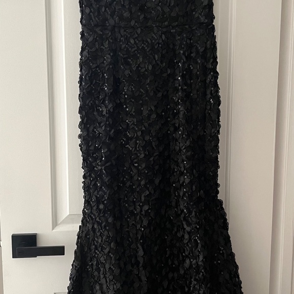 Dress - Picture 4 of 5